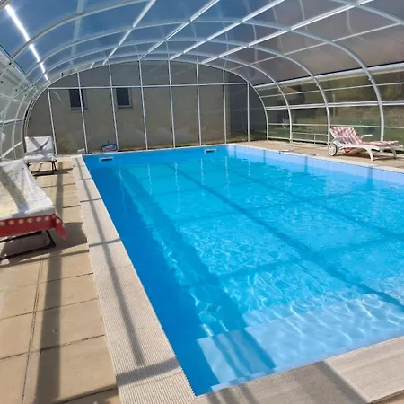 Hébergement de vacances Belle Maison Avec Piscine *